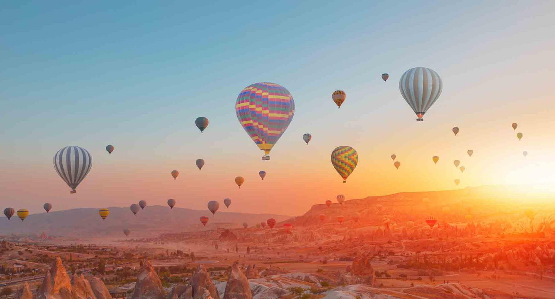 Sonnenaufgang, Kappadokien, Türkei, Heißluftballon