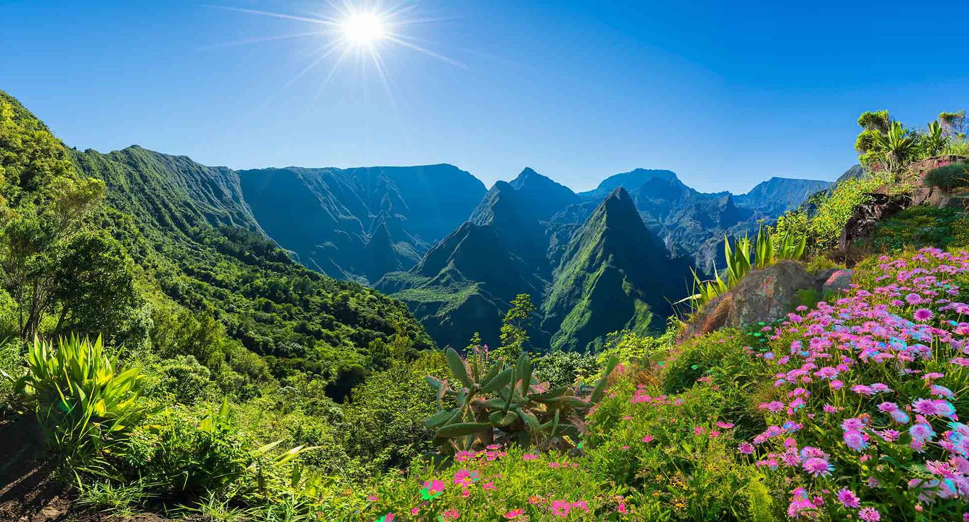 Panorama des Cirque de Mafate auf La Reunion