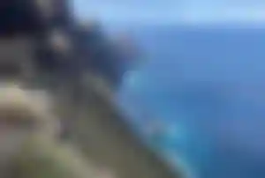 Dramatische Steilküste an der Westküste von Gran Canaria mit Blick aufs Meer