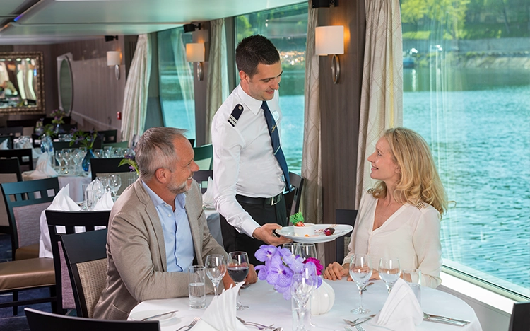 Restaurant am Flusskreuzfahrtschiff AMADEUS Provence
