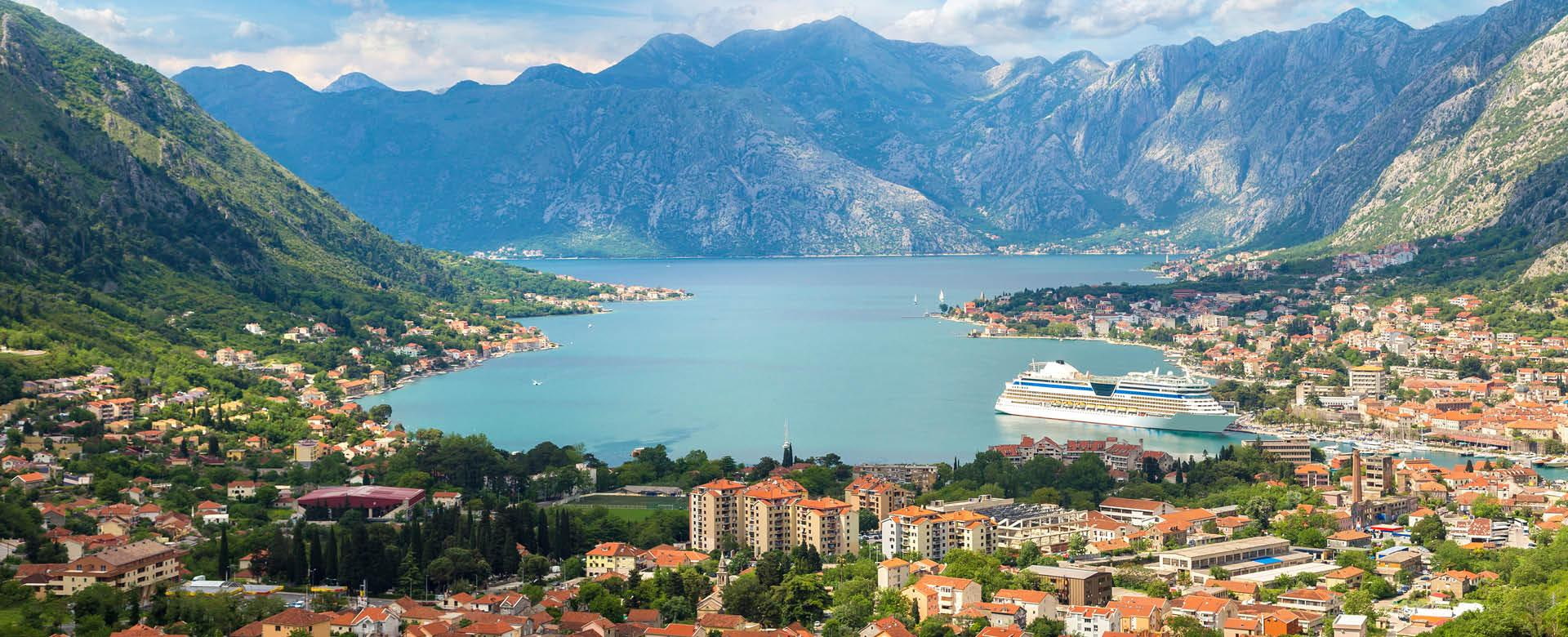 Montenegro, Blick auf die Bucht von Kotor