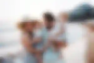 Familienurlaub am Strand mit Kleinkindern – gute Vorbereitung mit Packliste für Urlaub mit Baby