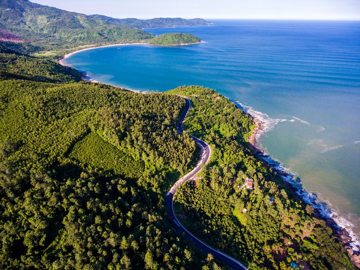 Vietnam Hai Van Pass
