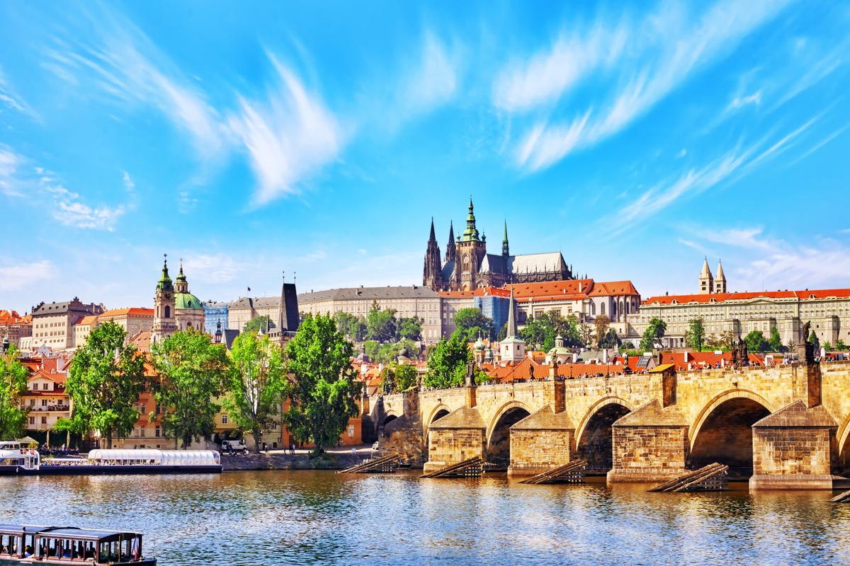 Prager Burg und Karlsbruecke