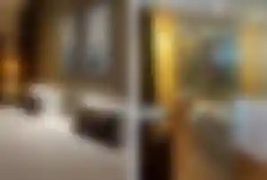 Bild links: Elegantes Hotelzimmer mit Doppelbett, dekorativen Kissen und stimmungsvoller Beleuchtung, Bild rechts: Modernes Badezimmer mit Glaswand, Badewanne und Waschtisch in einem thailändischen Hotel